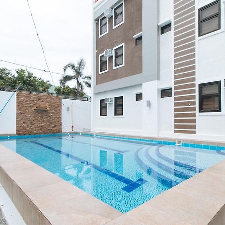 Reddoorz Plus At Dbuilders Poblacion Bgc タギッグ エクステリア 写真