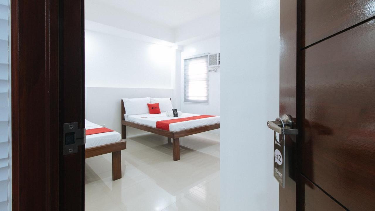 Reddoorz Plus At Dbuilders Poblacion Bgc タギッグ エクステリア 写真