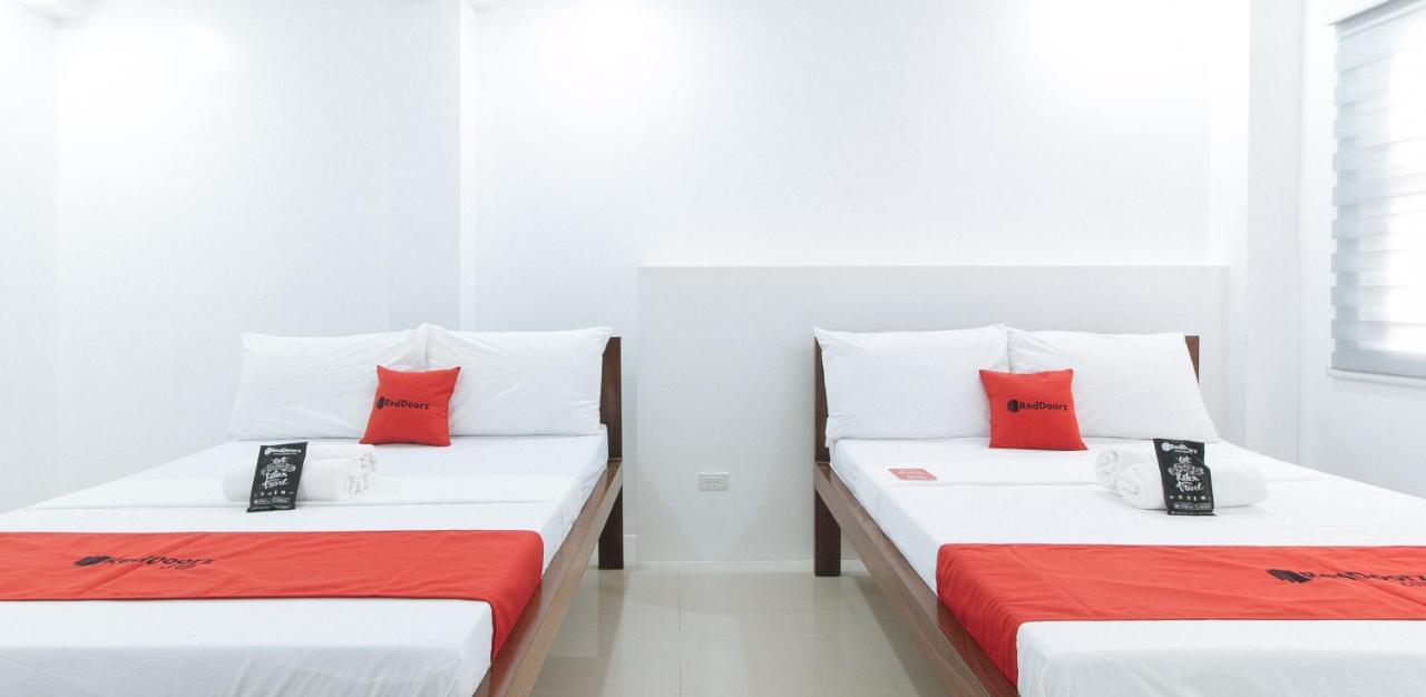 Reddoorz Plus At Dbuilders Poblacion Bgc タギッグ エクステリア 写真