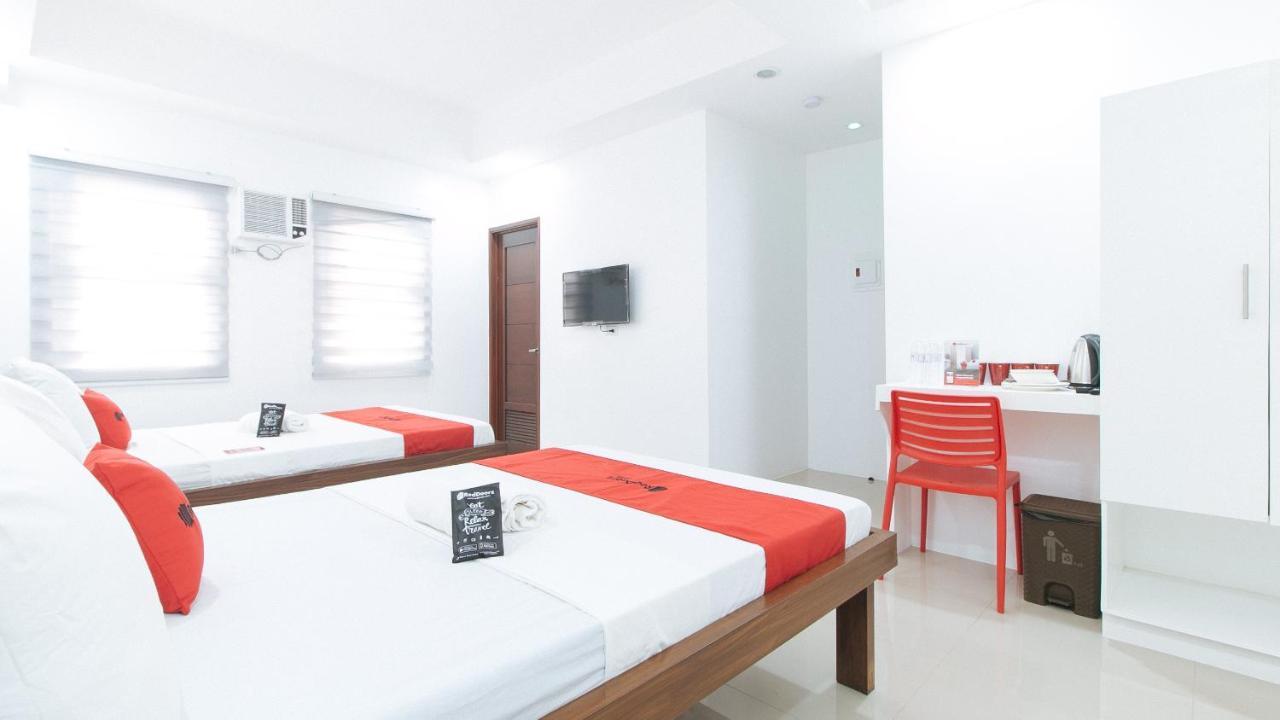 Reddoorz Plus At Dbuilders Poblacion Bgc タギッグ エクステリア 写真