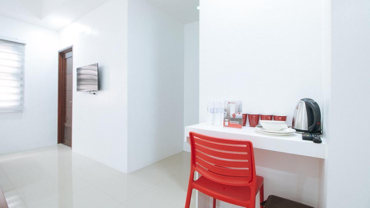 Reddoorz Plus At Dbuilders Poblacion Bgc タギッグ エクステリア 写真